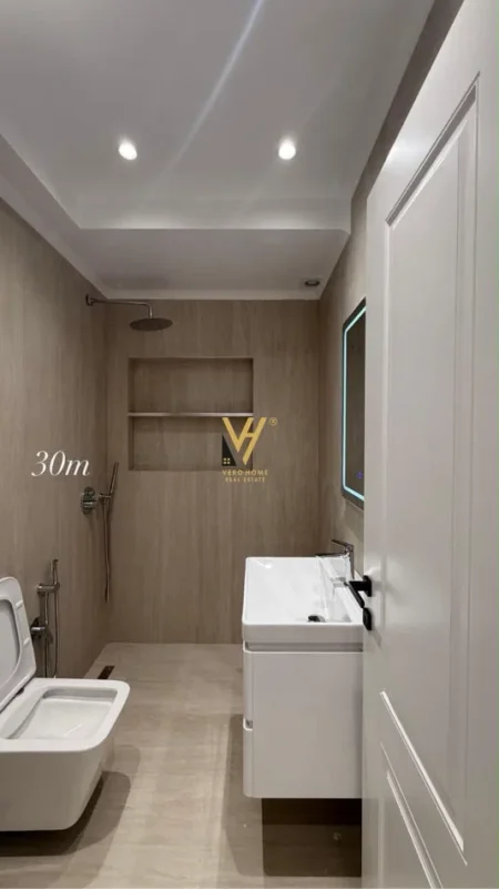 Tirane, shitet garsonier Kati 4, 30 m² 115.000 € (RRUGA MUHAMET GJOLLESHA)