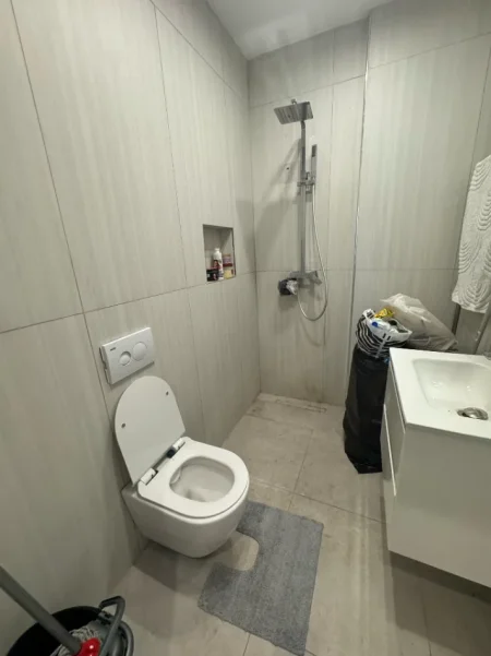 Tirane, jepet me qera apartament 2+1 Kati 2, 98 m² 500 € (Rruga Donald Trump, "White Crown" Kamez)