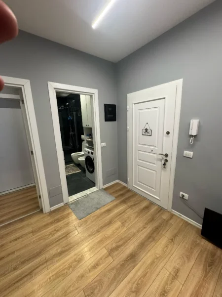 Tirane, jepet me qera apartament 2+1 Kati 2, 98 m² 500 € (Rruga Donald Trump, "White Crown" Kamez)