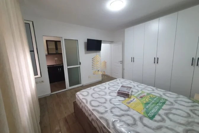 Tirane, jepet me qera garsonier 1+1 Kati 4, 40 m² 450 € (21 Dhjetori)