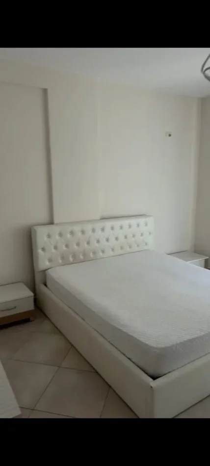 Tirane, jepet me qera apartament 2+1 Kati 2, 80 m² 600 € (Don Bosko)