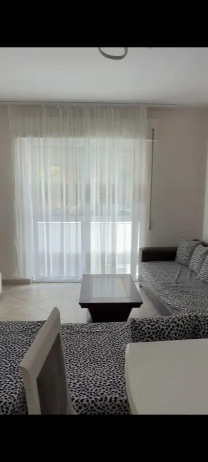 Tirane, jepet me qera apartament 2+1 Kati 2, 80 m² 600 € (Don Bosko)