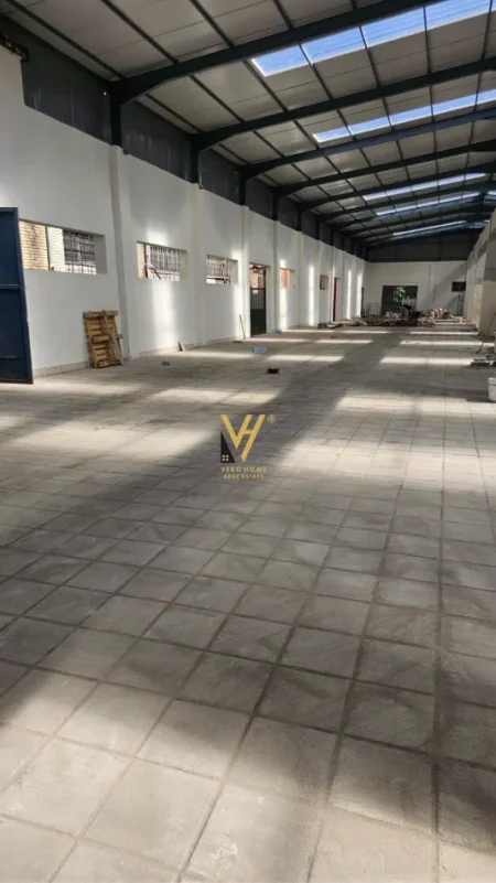 Tirane, jepet me qera magazine Kati 0, 1.000 m² 4.000 € (MISTO MAME)