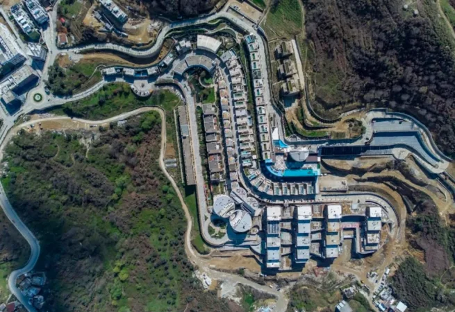 Tirane, shitet apartament duplex 3+1 Kati 1, 189 m² 300.000 € (Kodra e Diellit)
