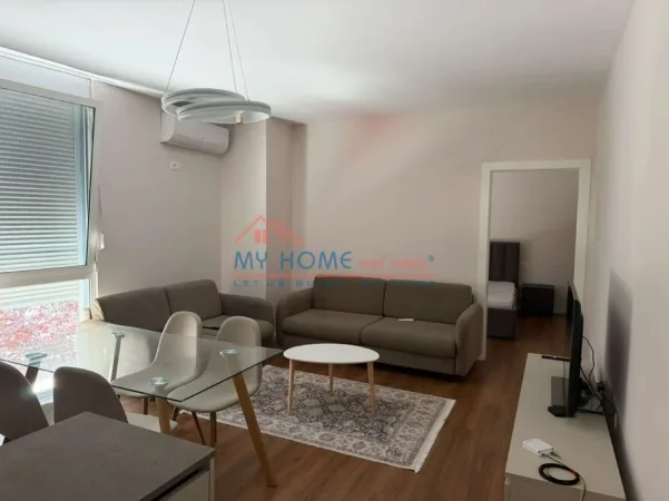Tirane, jepet me qera apartament 2+1+Ballkon Kati 2, 67 m² 750 € (Rruga e Barrikadave)