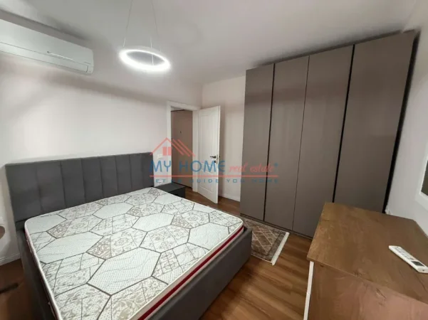 Tirane, jepet me qera apartament 2+1+Ballkon Kati 2, 67 m² 750 € (Rruga e Barrikadave)