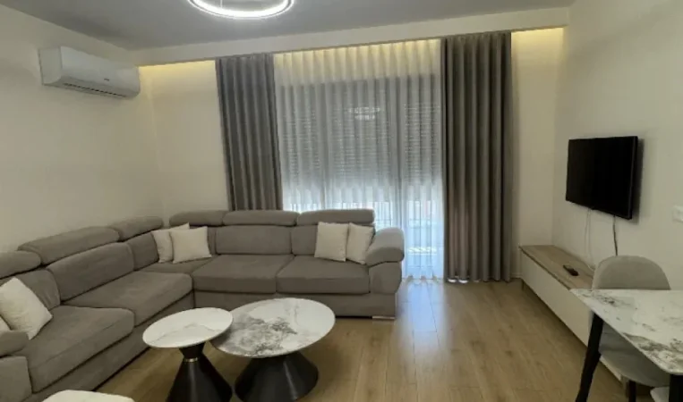 Tirane, jepet me qera apartament 1+1 Kati 4, 68 m² 700 € 