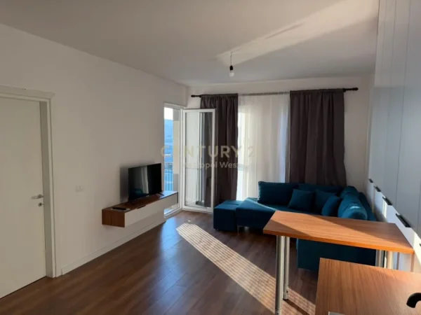 Tirane, jepet me qera apartament 1+1+Ballkon Kati 8, 60 m² 400 € (QTU, Kompleksi Univers City)