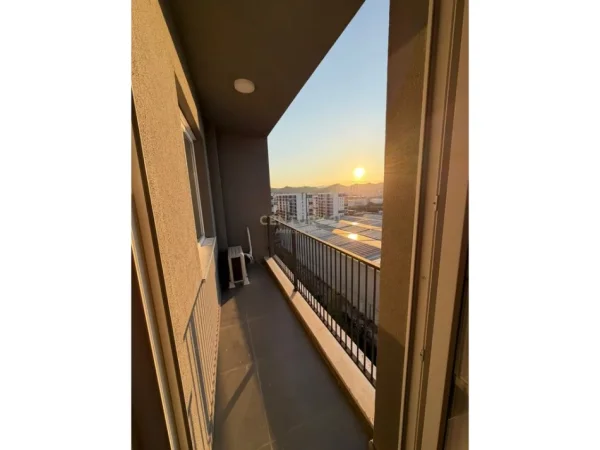 Tirane, jepet me qera apartament 1+1+Ballkon Kati 8, 60 m² 400 € (QTU, Kompleksi Univers City)