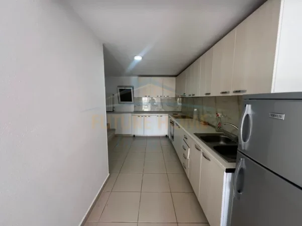 Tirane, jepet me qera shtepi 2+1 Kati 1, 122 m² 400 € (Ish tregu elektrik)