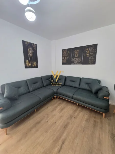 Tirane, jepet me qera apartament 1+1+Ballkon Kati 3, 67 m² 470 € (FRESKU)