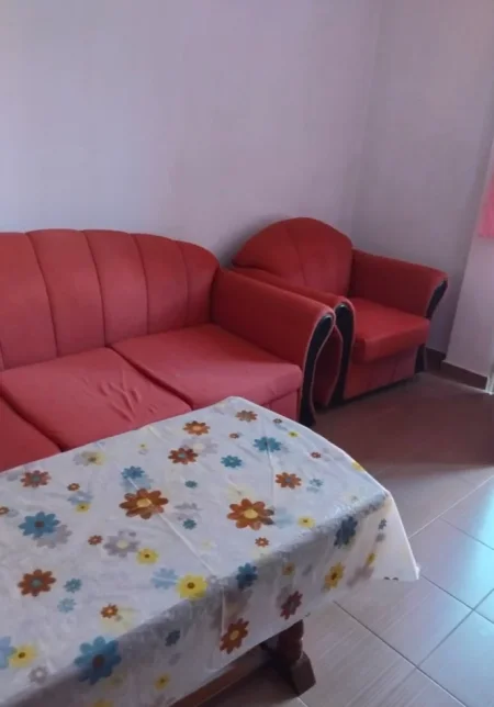 🏡 Jepet me Qera Apartament 1+1 tek  Rruga  "Jordan Misja", pranë Mobileri Mondial,   500 mije leke