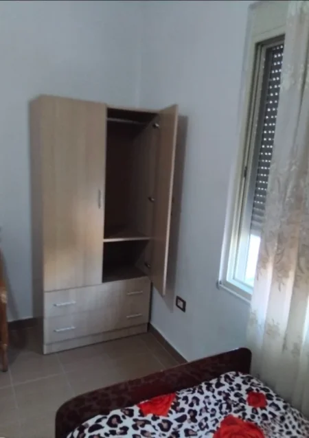 🏡 Jepet me Qera Apartament 1+1 tek  Rruga  "Jordan Misja", pranë Mobileri Mondial,   500 mije leke