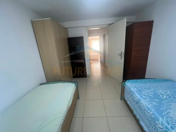 Tirane, jepet me qera apartament 2+1 Kati 0, 122 m² 400 € (Ish Tregu Elektrik)