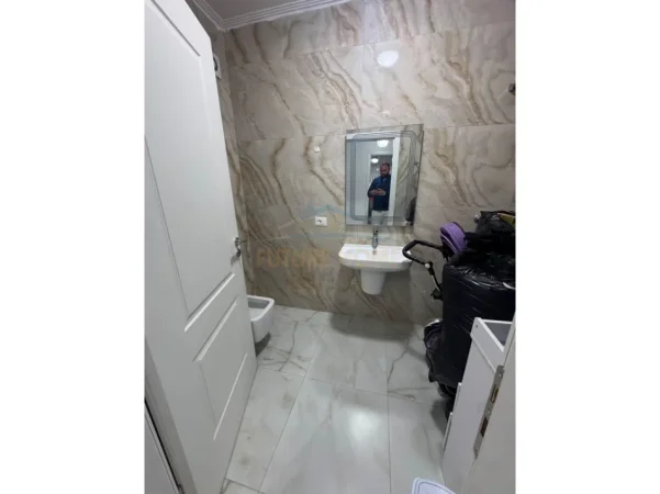 Tirane, jepet me qera apartament 2+1+2 Kati 3, 105 m² 600 € (ASTIR , VILA L 2)