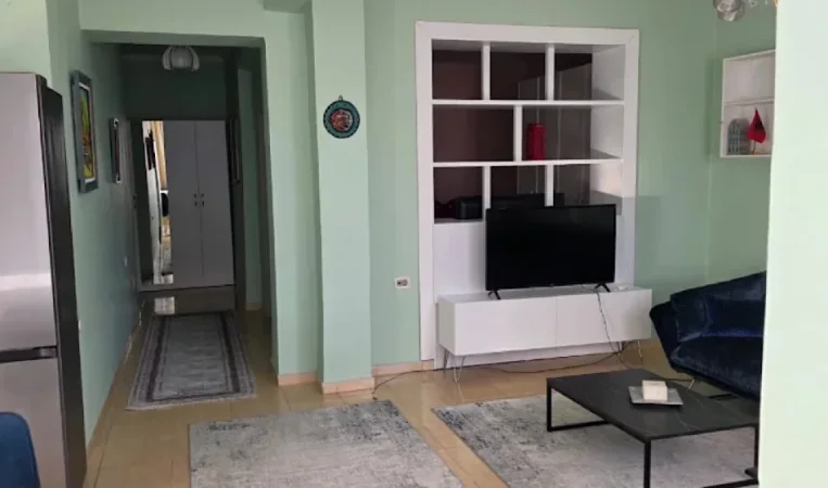 Tirane, jepet me qera apartament 2+1 Kati 2, 100 m² 650 € 