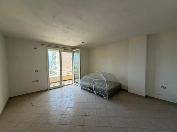 Vlore, shitet apartament 2+1 Kati 4, 221.000 € (vlore)