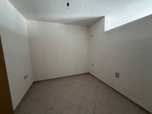 Vlore, shitet apartament 2+1 Kati 4, 221.000 € (vlore)