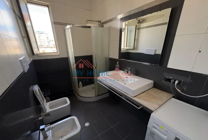 Tirane, jepet me qera apartament 2+1+Ballkon Kati 6, 78 m² 650 € (Rruga Petro Nini Luarasi)