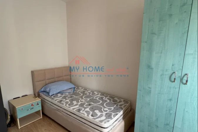 Tirane, jepet me qera apartament 2+1+Ballkon Kati 6, 78 m² 650 € (Rruga Petro Nini Luarasi)