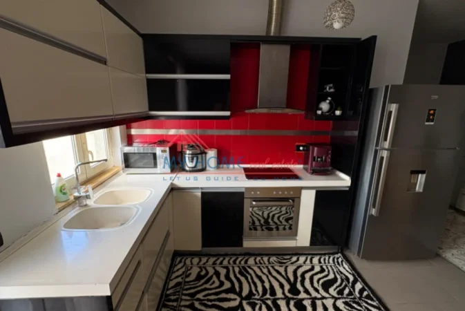 Tirane, jepet me qera apartament 2+1+Ballkon Kati 6, 78 m² 650 € (Rruga Petro Nini Luarasi)