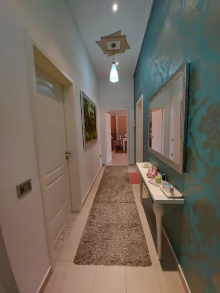 Tirane, jepet me qera apartament 2+1 Kati 5, 148 m² (Dajt)