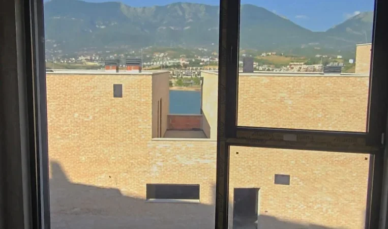 Tirane, shitet apartament duplex 2+1 Kati 1, 124 m² 190.000 € 