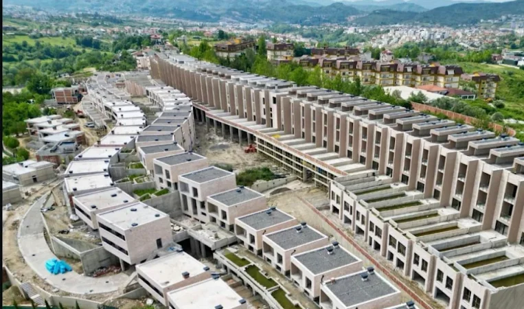 Tirane, shitet apartament duplex 2+1 Kati 1, 124 m² 190.000 € 