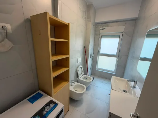 Tirane, jepet me qera apartament 1+1 Kati 2, (Ali Demi)