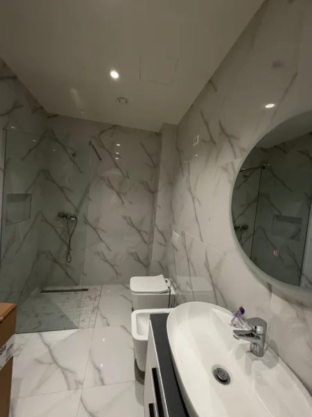 Tirane, jepet me qera zyre Kati 3, 120 m² 1.600 € (Lake View Residence)