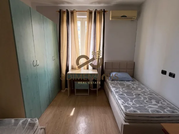 Jepet me qera Apartament 2+1 prane Shkolles se Baletit (D8242Z-22)