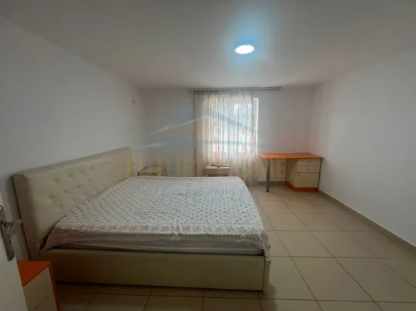 Tirane, jepet me qera 2+1+Aneks+Ballkon Kati 1, 122 m² 