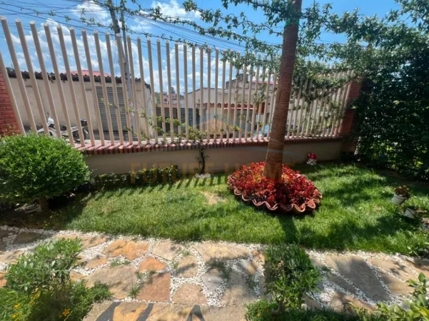 Tirane, jepet me qera 2+1+Aneks+Ballkon Kati 1, 122 m² 