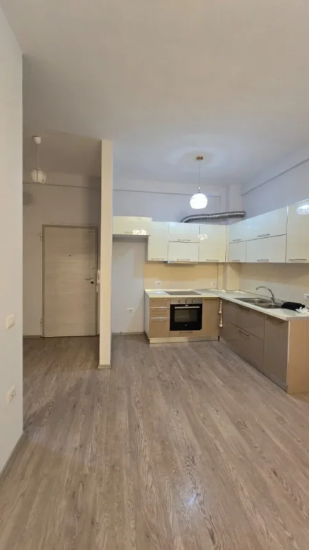 Tirane, jepet me qera apartament 1+1 Kati 6, 60 m² 450 € (Rruga 4 Dëshmorët)