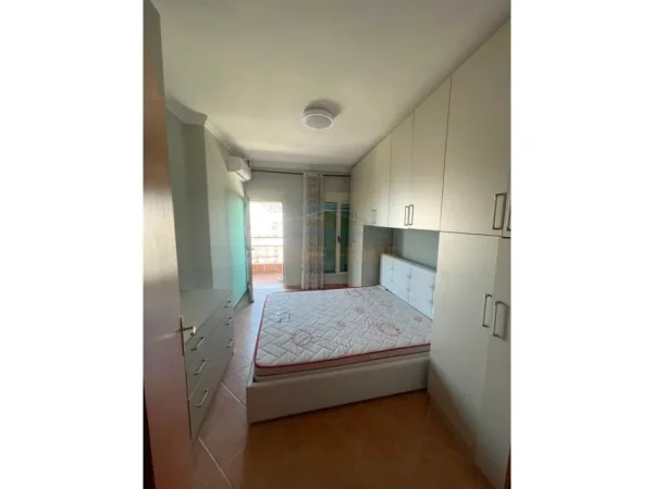 Tirane, jepet me qera apartament 2+1 Kati 6, 98 m² 650 € 