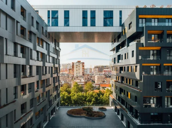 Tirane, jepet me qera apartament 1+1 Kati 6, 76 m² 750 € (Square 21, Rruga e Kavajes)