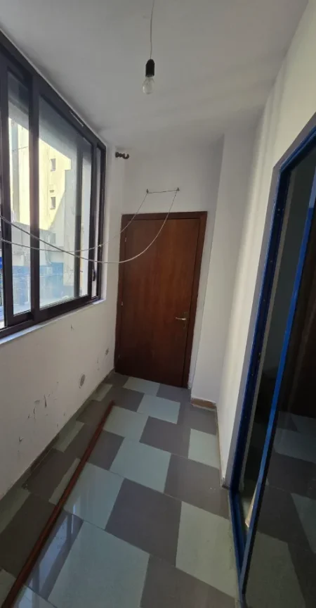 Tirane, jepet me qera apartament 1+1 Kati 2, (RRUGA E ELBASANIT)