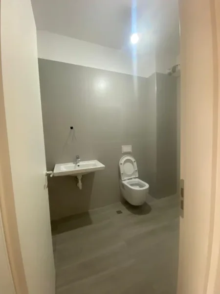 Tirane, jepet me qera zyre Kati 2, 100 m² 570 € (Don Bosko)