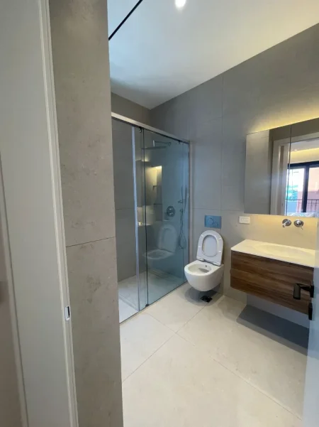 Tirane, jepet me qera apartament 2+1 , 140 m² 1.500 € (Kompleksi Delijorgji)