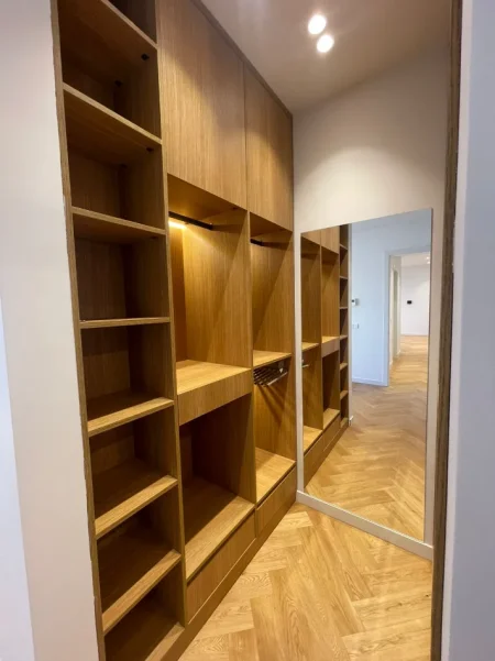 Tirane, jepet me qera apartament 2+1 , 140 m² 1.500 € (Kompleksi Delijorgji)