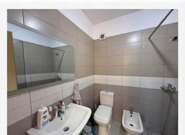 Tirane, jepet me qera apartament 2+1 Kati 13, 84 m² 500 € (Kopleksi Garden City)