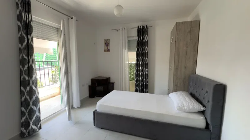 Tirane, jepet me qera apartament 2+1+2+Parkim, Kati 5, 98 m² 550 € (5 Maj)
