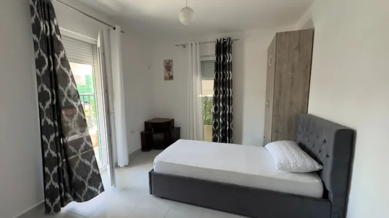 Tirane, jepet me qera apartament 2+1+2+Parkim, Kati 5, 98 m² 550 € (5 Maj)