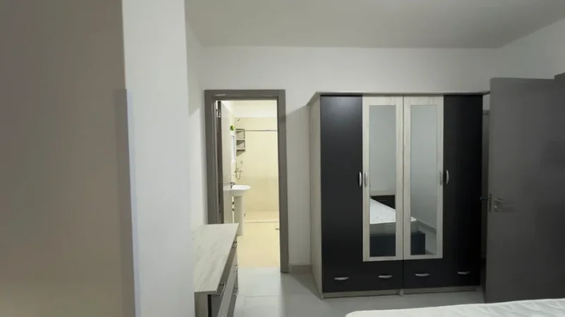 Tirane, jepet me qera apartament 2+1+2+Parkim, Kati 5, 98 m² 550 € (5 Maj)