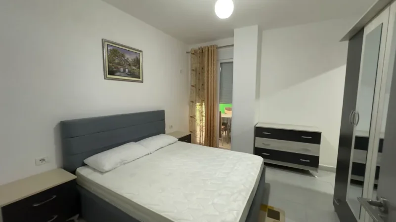 Tirane, jepet me qera apartament 2+1+2+Parkim, Kati 5, 98 m² 550 € (5 Maj)