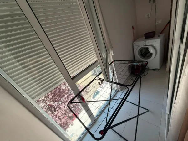 Tirane, jepet me qera apartament 2+1 Kati 2, 76 m² 750 € (rruga e barrikadave)