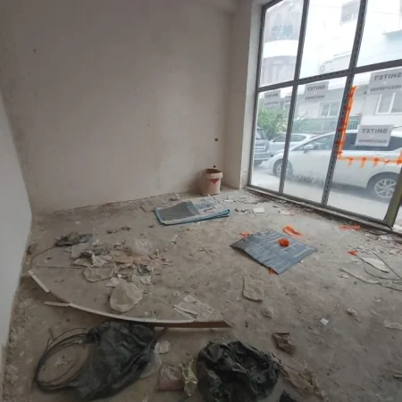 Tirane, shitet dyqan Kati 0, 24 m² 35.000 € (Kullat e Arabit)