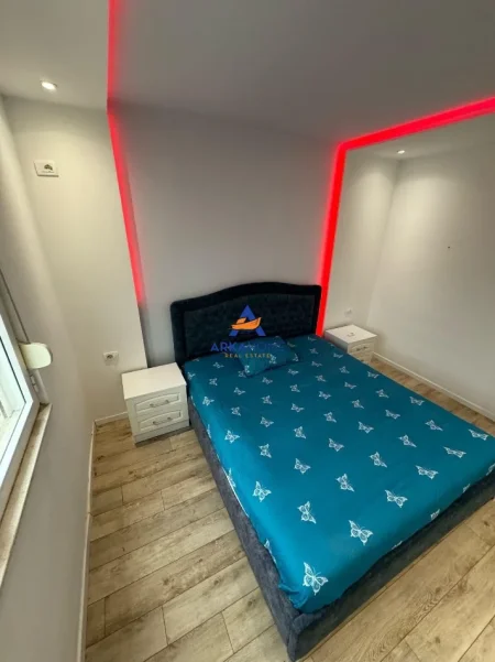 Tirane, jepet me qera apartament 1+1+Ballkon Kati 4, 64 m² 639 € 