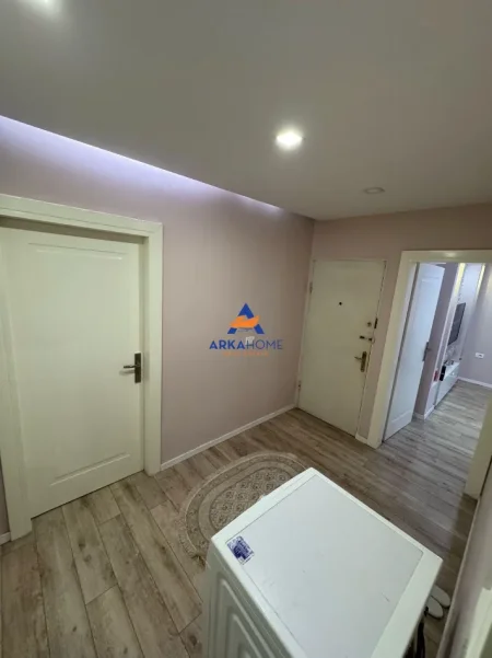 Tirane, jepet me qera apartament 1+1+Ballkon Kati 4, 64 m² 639 € 