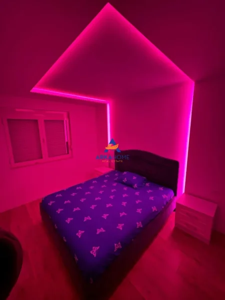 Tirane, jepet me qera apartament 1+1+Ballkon Kati 4, 64 m² 639 € 